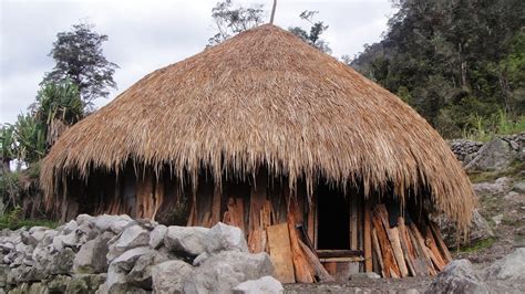 Rumah Adat di Papua
