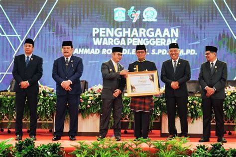 Tokoh-tokoh Hebat di Bidang Politik