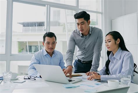 Pentingnya UMK untuk Karyawan dan Perusahaan