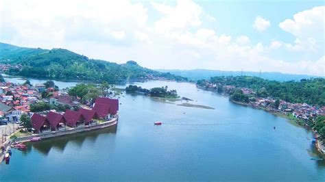 Pantai Ciburuy