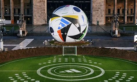 Kontribusi Adidas terhadap Dunia Sepak Bola